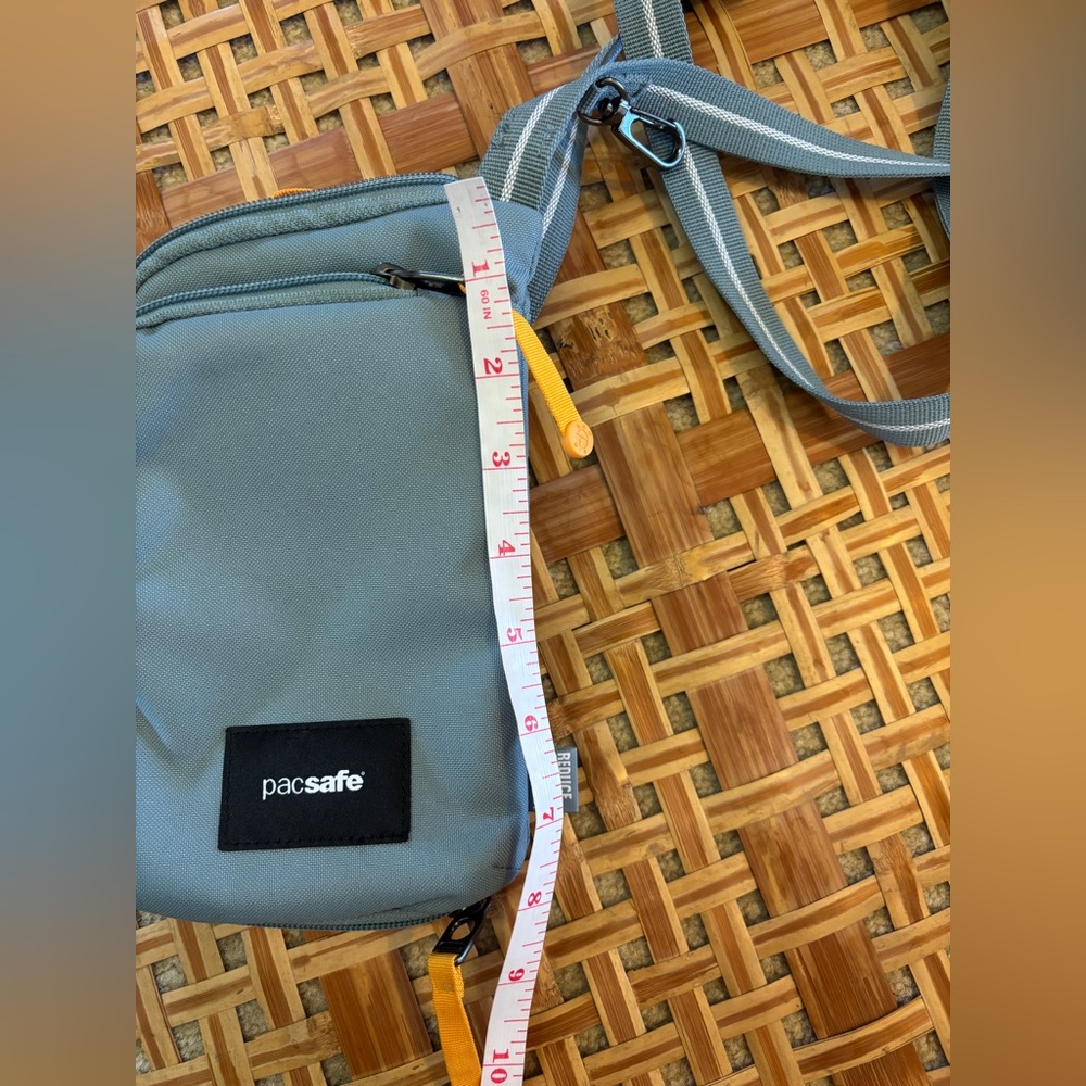 Pacsafe® GO Anti-Theft Tech Crossbody - Picture 6 of 7